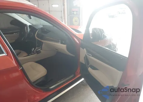 2015 BMW X1 xDrive28I z USA, uszkodzony, nr VIN WBAVL1C51FVY32983